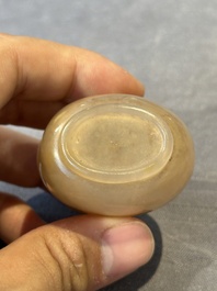 Five Chinese agate snuff bottles, 19/20th C.