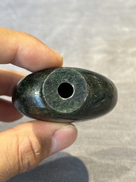 Five Chinese hardstone and glass snuff bottles, 19/20th C.