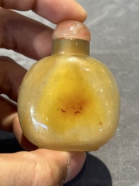 Seven various Chinese jade, agate and glass snuff bottles, 19/20th C.