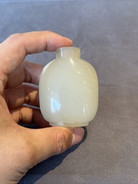 Nine Chinese jade and agate snuff bottles, 19/20th C.