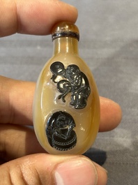 Five Chinese agate snuff bottles, 19/20th C.