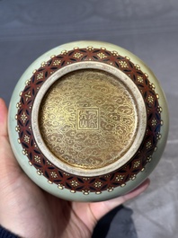 A rare Japanese Kutani vase, Kutani Kozan 九谷光山 mark, Meiji, 19th C.
