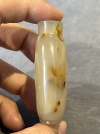 Five Chinese agate snuff bottles, 19/20th C.