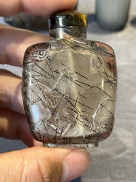 Seven Chinese smoky quartz, agate and hardstone snuff bottles, 19/20th C.