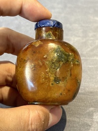 Five Chinese agate snuff bottles, 19/20th C.