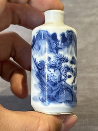 Nine various Chinese porcelain snuff bottles, Yongzheng and Tongzhi mark, 19/20th C.