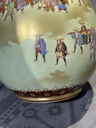 A rare Japanese Kutani vase, Kutani Kozan 九谷光山 mark, Meiji, 19th C.