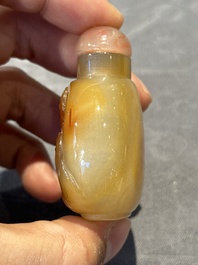 Seven various Chinese jade, agate and glass snuff bottles, 19/20th C.