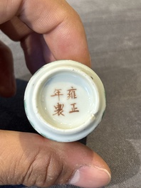 Nine various Chinese porcelain snuff bottles, Yongzheng and Tongzhi mark, 19/20th C.