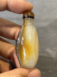Five Chinese agate snuff bottles, 19/20th C.