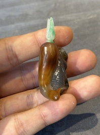 Eight Chinese jade, glass, agate and smoky quartz snuff bottles, 19/20th C.