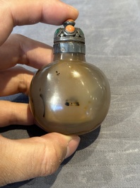 Six Chinese hardstone and agate snuff bottles, 19/20th C.