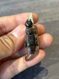 Eight Chinese jade, glass, agate and smoky quartz snuff bottles, 19/20th C.