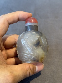 Nine Chinese jade and agate snuff bottles, 19/20th C.