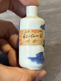 Nine various Chinese porcelain snuff bottles, Yongzheng and Tongzhi mark, 19/20th C.