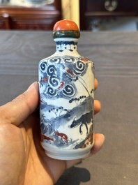 A Chinese blue, white and copper-red snuff bottle with the zodiac and a copper-red 'dragon' snuff bottle, 18/19th C.