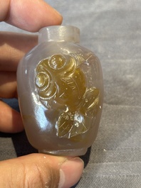 Five Chinese agate snuff bottles, 19/20th C.