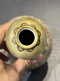 A rare Japanese Kutani vase, Kutani Kozan 九谷光山 mark, Meiji, 19th C.
