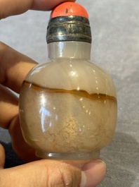 Five Chinese agate snuff bottles, 19/20th C.