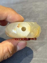 Five Chinese agate snuff bottles, 19/20th C.
