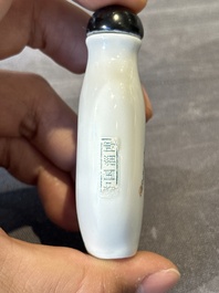 Nine various Chinese porcelain snuff bottles, Yongzheng and Tongzhi mark, 19/20th C.