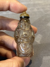 Eight Chinese jade, glass, agate and smoky quartz snuff bottles, 19/20th C.
