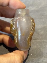 Five Chinese agate snuff bottles, 19/20th C.