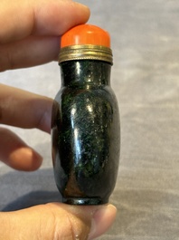 Five Chinese hardstone and glass snuff bottles, 19/20th C.