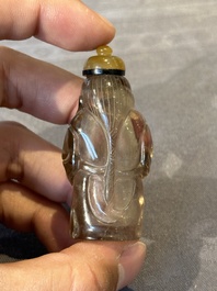 Eight Chinese jade, glass, agate and smoky quartz snuff bottles, 19/20th C.