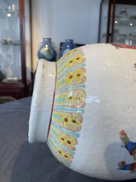 A Chinese famille rose 'Wu Shuang Pu' bottle vase, 19th C.