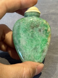 Three Chinese jade snuff bottles, 19/20th C.
