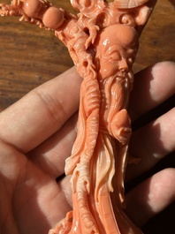 A Chinese red coral sculpture of Shoulao, 19/20th C.
