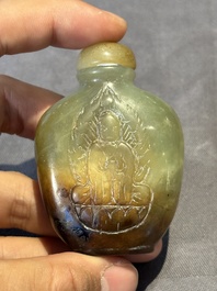 Six Chinese agate, jade and glass snuff bottles, 19/20th C.