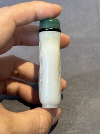 Two Chinese jade snuff bottles, 18/19th C.