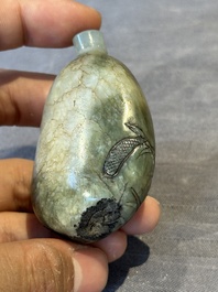 Three Chinese jade snuff bottles, 19/20th C.