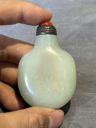 Three Chinese jade snuff bottles, 19/20th C.