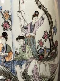 Five various Chinese famille rose vases, 19/20th C.
