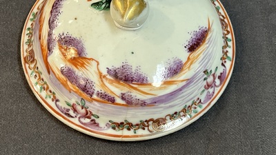 Four Chinese famille rose cups and saucers and a sugar bowl with design of two horses, Qianlong