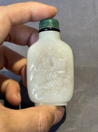 Two Chinese jade snuff bottles, 18/19th C.