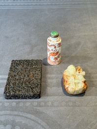 A Chinese jade carving, a tortoiseshell card holder and an iron-red snuff bottle, 19th C.