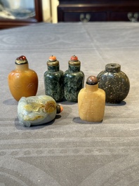 Five Chinese jade and hardstone snuff bottles, 20th C.