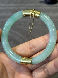 A varied collection of jewellery in jade and lapis lazuli, including gold mounts, China, 19/20th C.