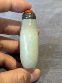 Three Chinese jade snuff bottles, 19/20th C.