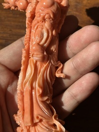 A Chinese red coral sculpture of Shoulao, 19/20th C.