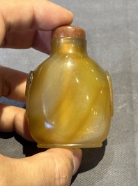 Six Chinese agate, jade and glass snuff bottles, 19/20th C.