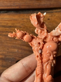 A Chinese red coral sculpture of Shoulao, 19/20th C.