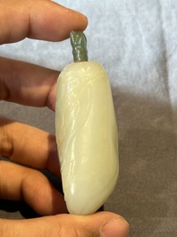 A fine Chinese celadon jade 'dragonfly' snuff bottle and stopper, Daoguang