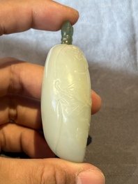 A fine Chinese celadon jade 'dragonfly' snuff bottle and stopper, Daoguang