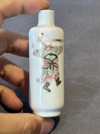 A Chinese famille rose 'Wu Shuang Pu' snuff bottle, 19th C.