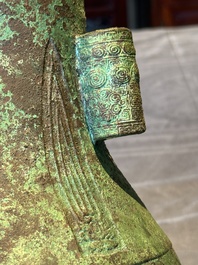 A large bronze arrow vase, 'touhu 投壺', Song/Yuan